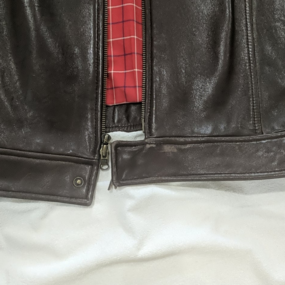 Tommy Hilfiger - Picture 7 of 7